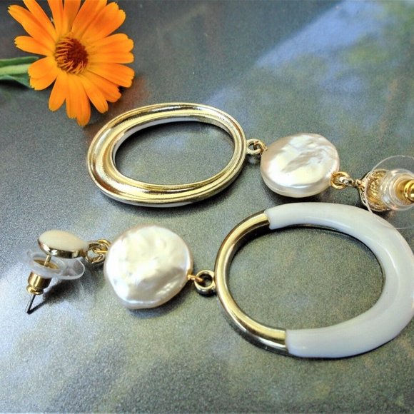 2/$25 NWOT Long Classy Cream enamel dangle earrings W AbS Coin Pearl, open oval - Picture 5 of 6